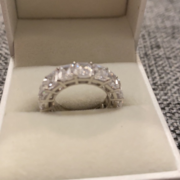 Engagement ring size 4 - Picture 4 of 4